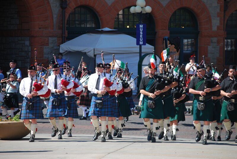 Bagpipers in Kilts