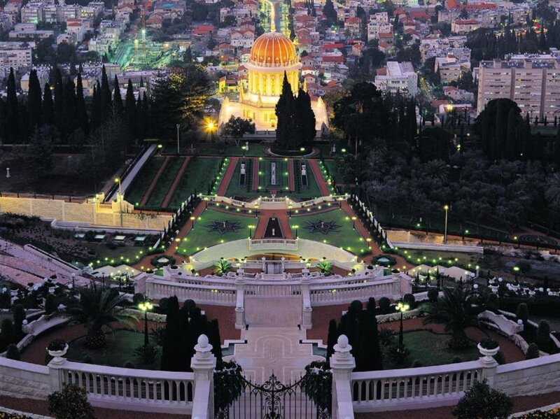 Bahá'í Gardens at night