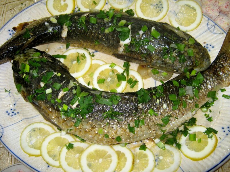 Baked fish with lemon and herbs