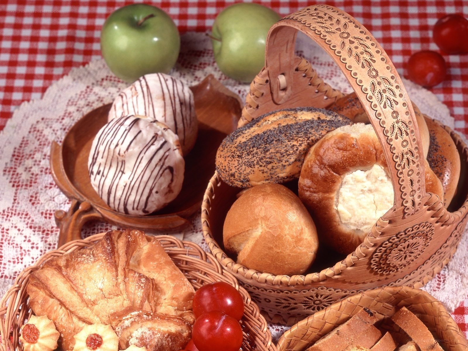 Bakery basket with pastries