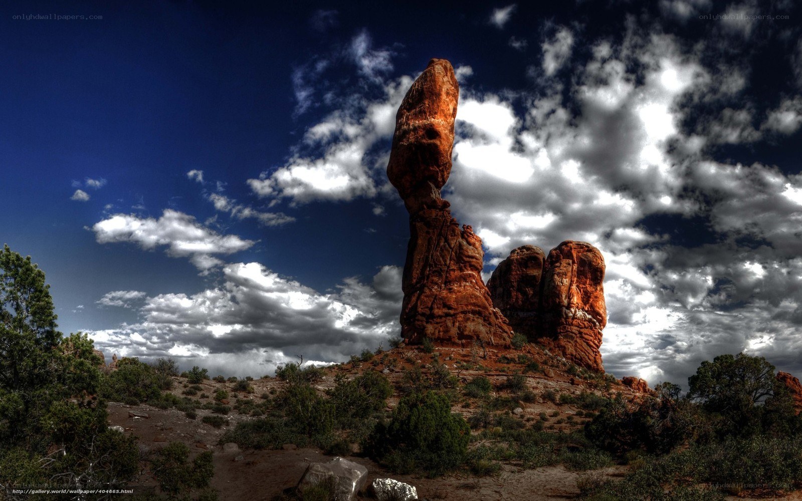 Balanced rock formation