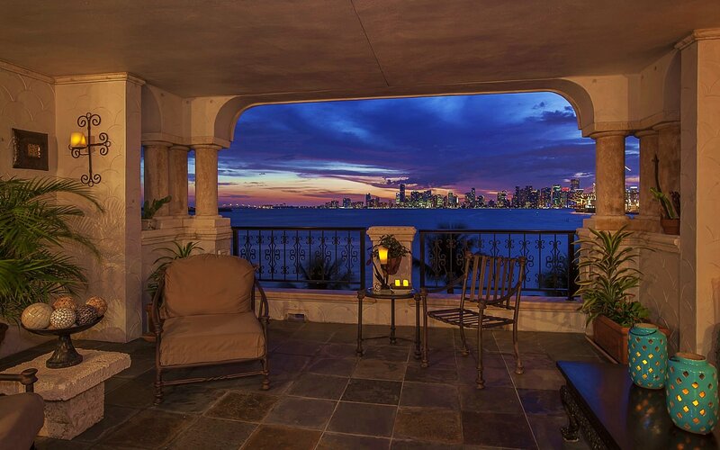 Balcony with City View — Blue