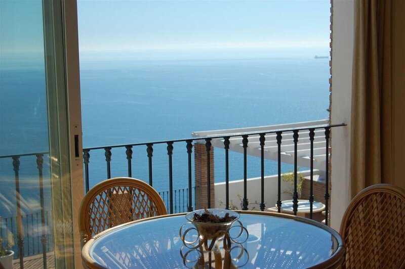 Balcony with ocean view