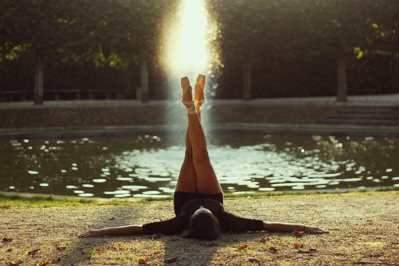 Ballerina by the fountain