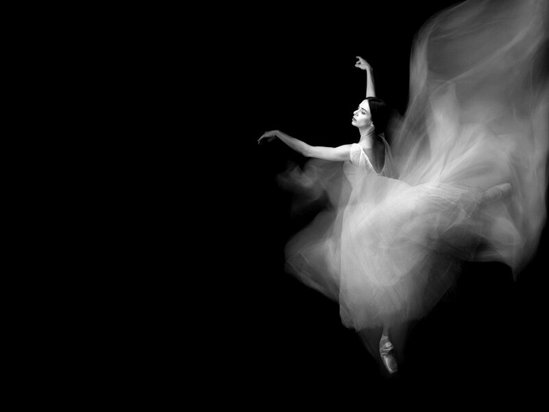 Ballerina in Motion — Black