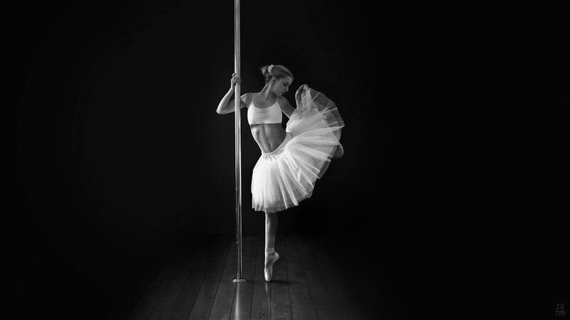 Ballerina with Pole — Black