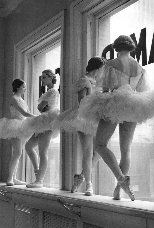Ballerinas at the window