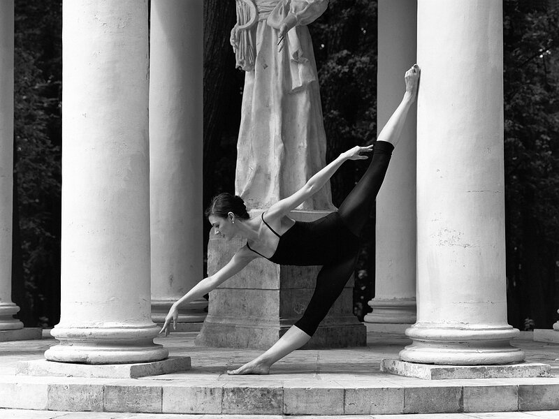 Ballet Dancer in Pose — Black, Dramatic, Photograph, Statue