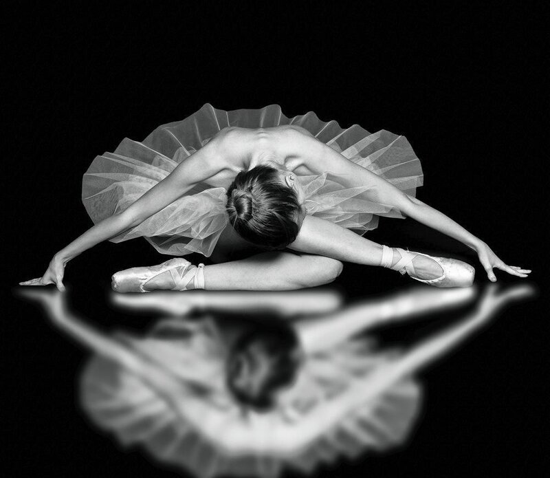 Ballet Dancer in Pose — Black, Dramatic