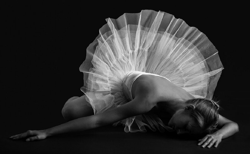 Ballet Dancer in Tutu — Black, Dramatic