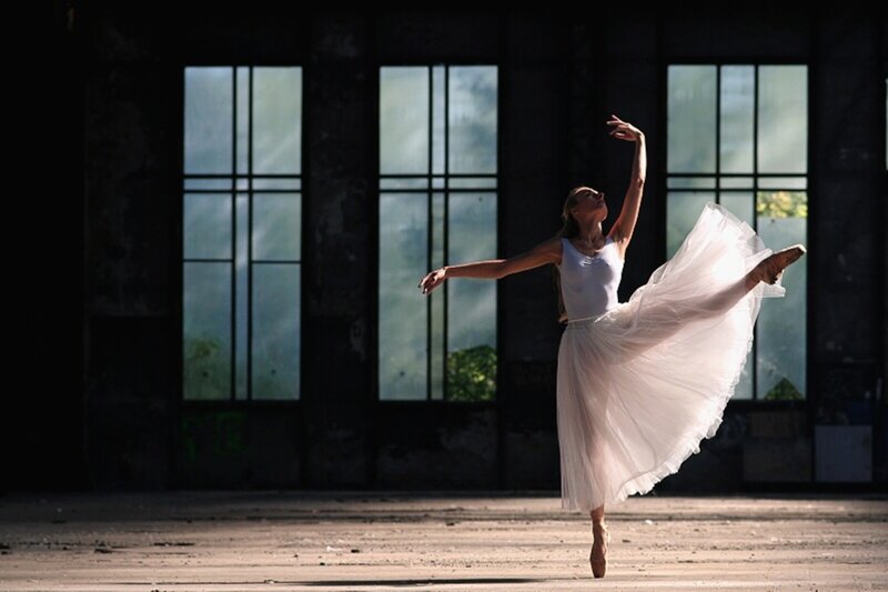 Ballet Dancer in White Dress — Dramatic, Afternoon, Photograph
