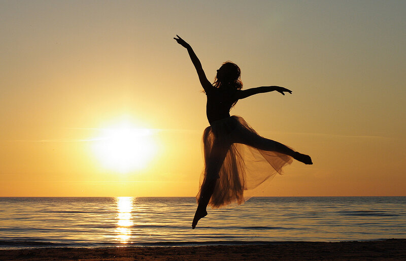 Ballet Dancer Silhouette — Yellow