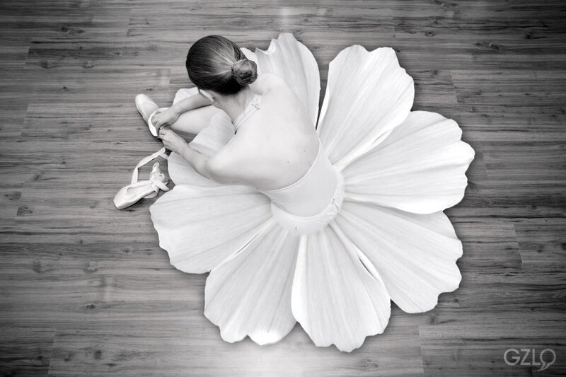 Ballet Dancer Sitting — Black