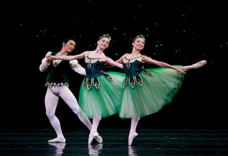 Ballet dancers in green costumes