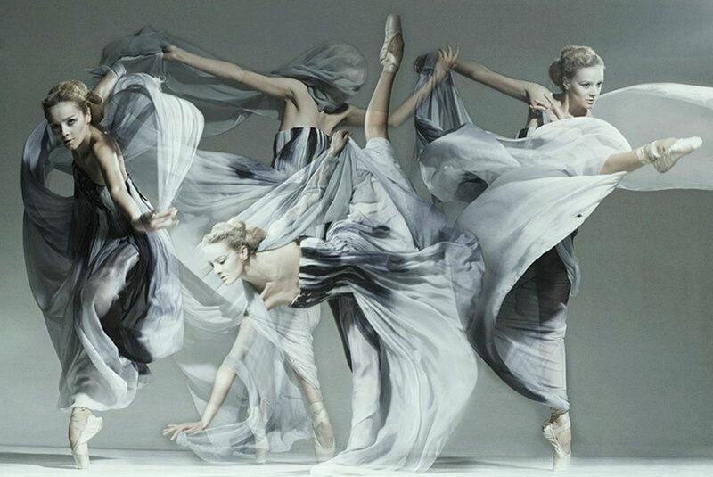 Ballet Dancers in Motion — Gray