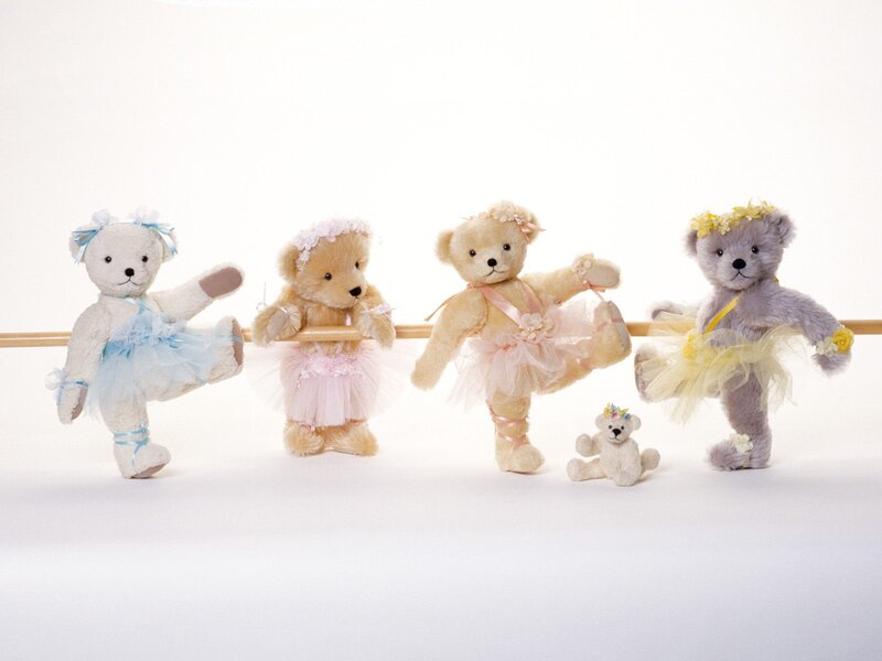 Ballet-dancing Teddy Bears