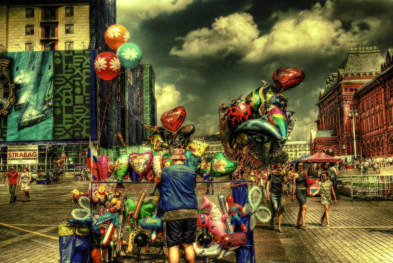 Balloon Vendor in Square — Red