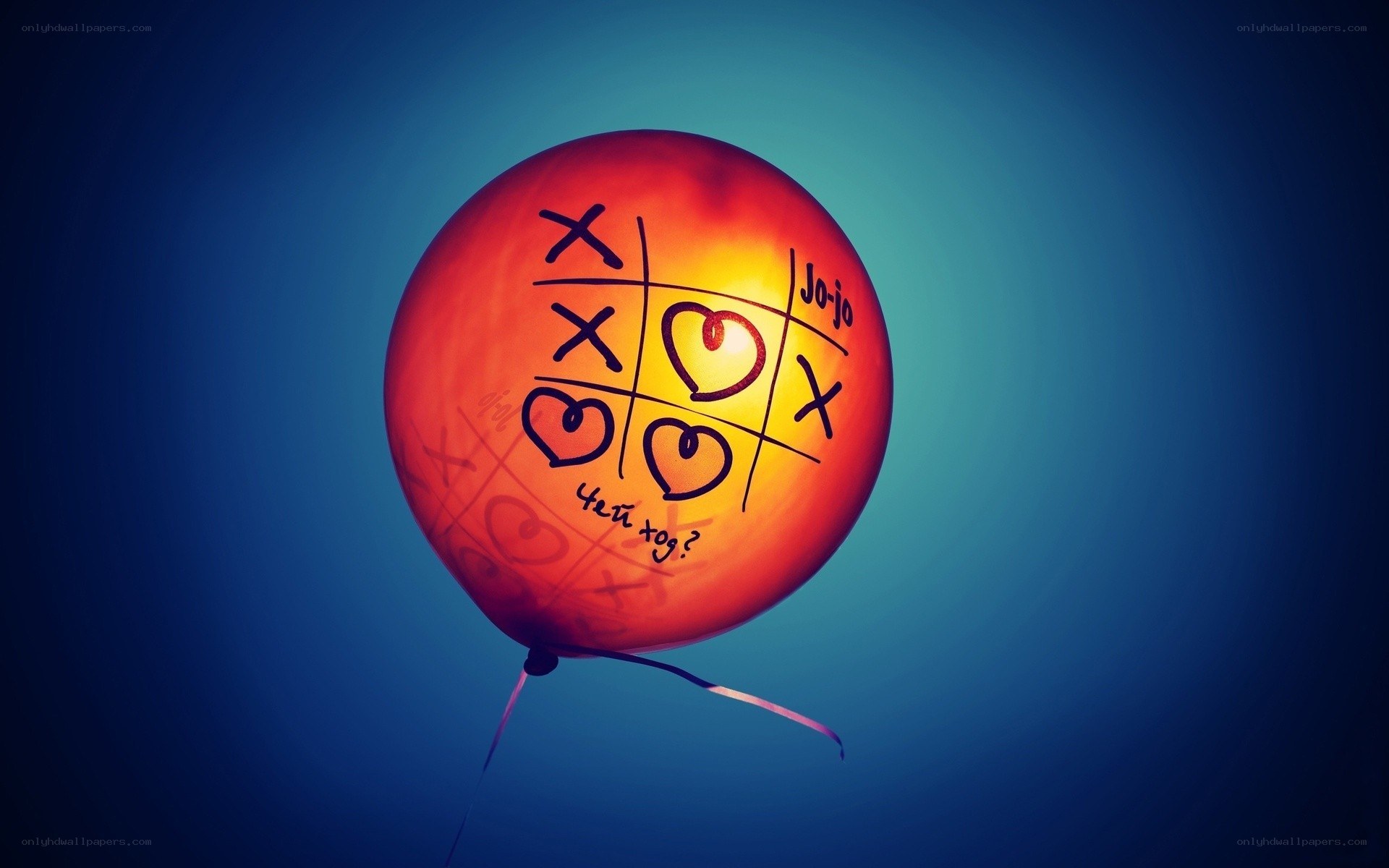 Balloon with tic-tac-toe game