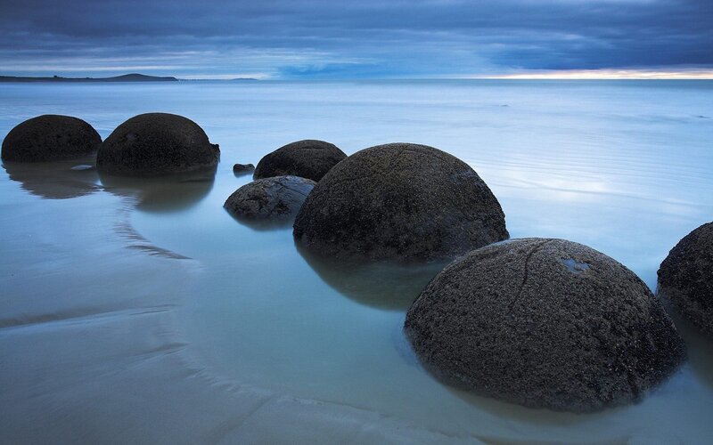 Balls of Moeraki at dusk
