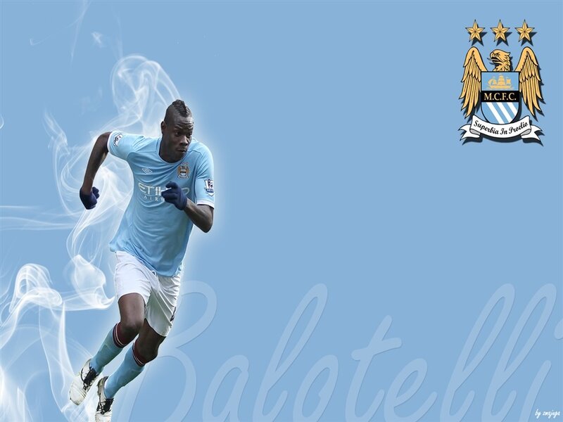 Balotelli in Manchester City kit