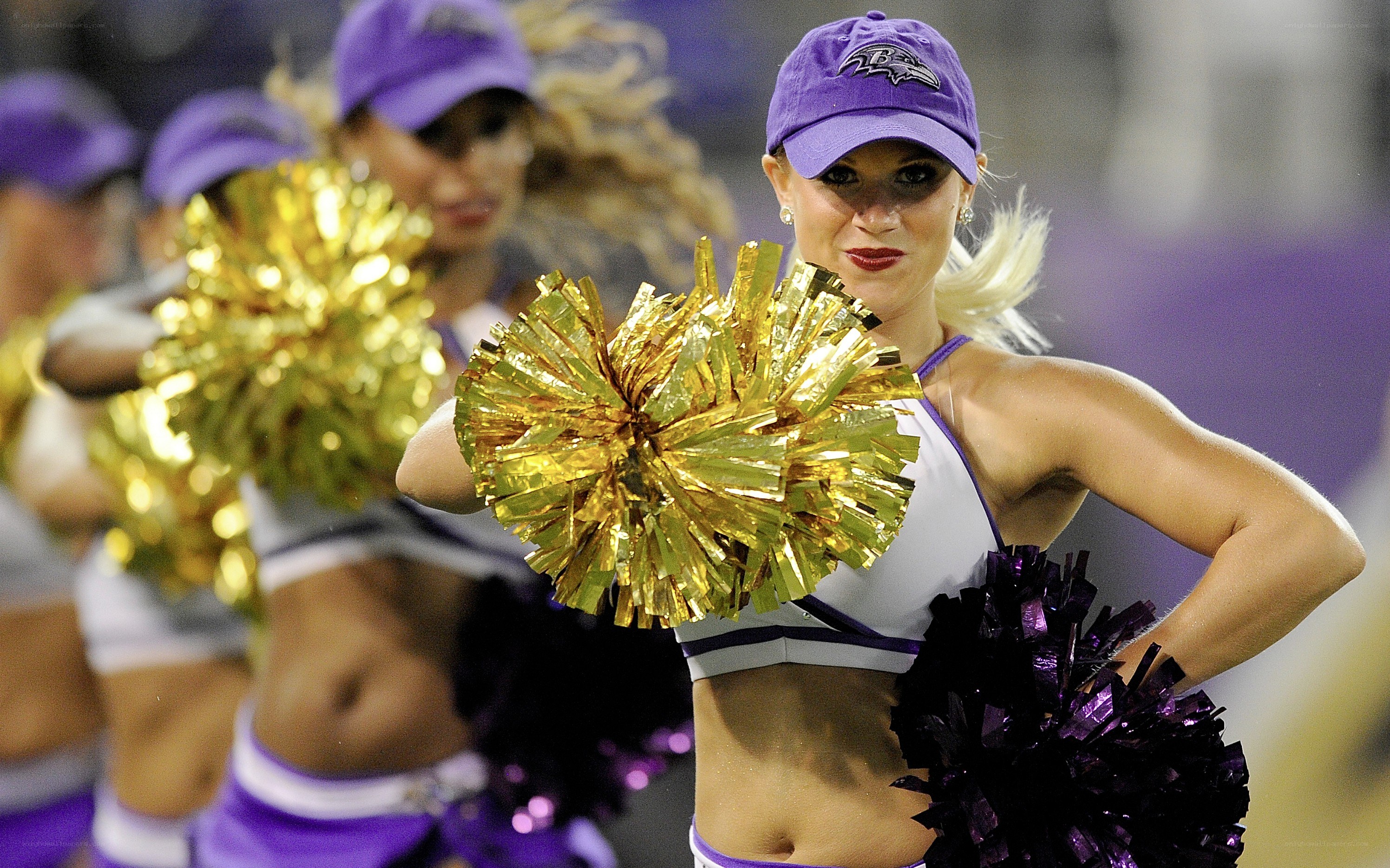 Baltimore Ravens cheerleaders performing
