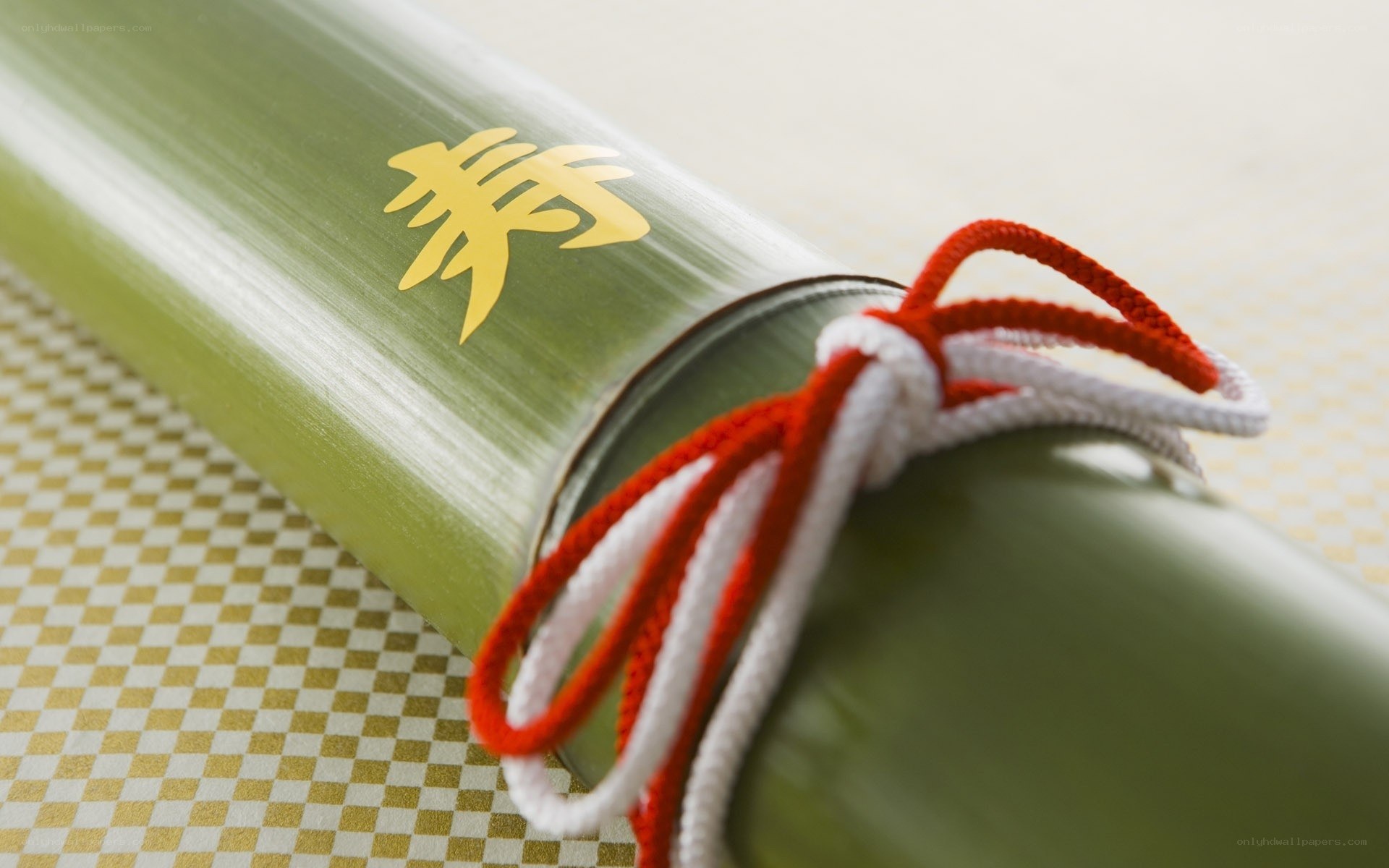 Bamboo scroll with Japanese character