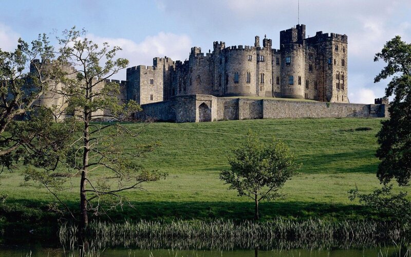 Bamburgh Castle — Green, Serene