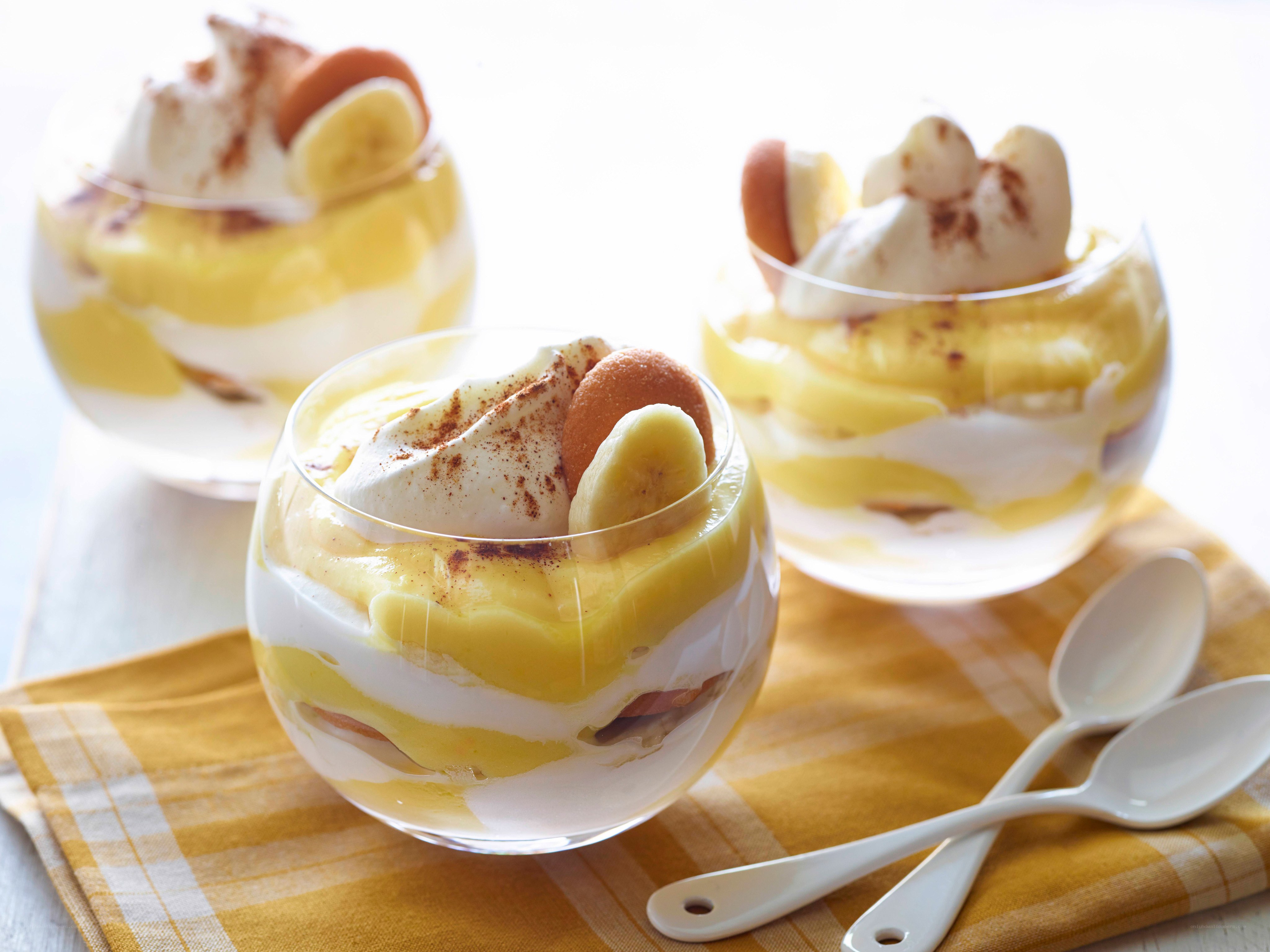 Banana pudding in glass cups
