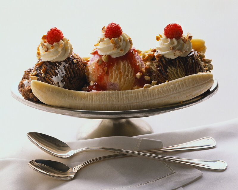 Banana split dessert