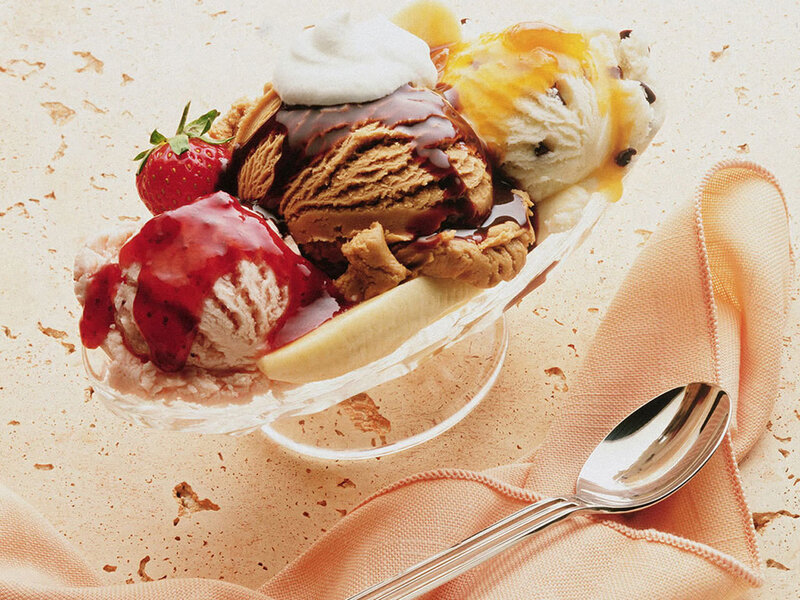Banana Split Dessert — Beige