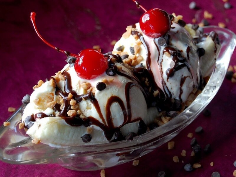 Banana Split Dessert — White, Indulgent