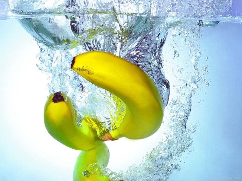 Bananas in Water — Yellow, Dynamic