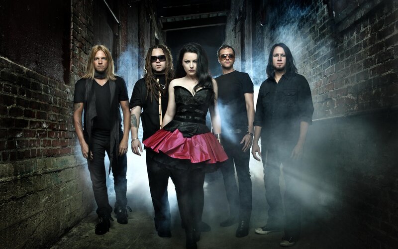 Band in Brick Alley — Black