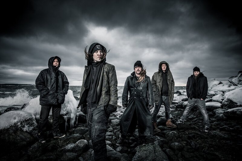 Band on Rocky Shore — Black
