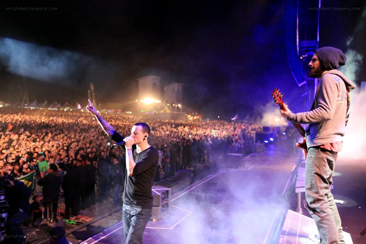 band performing at night concert
