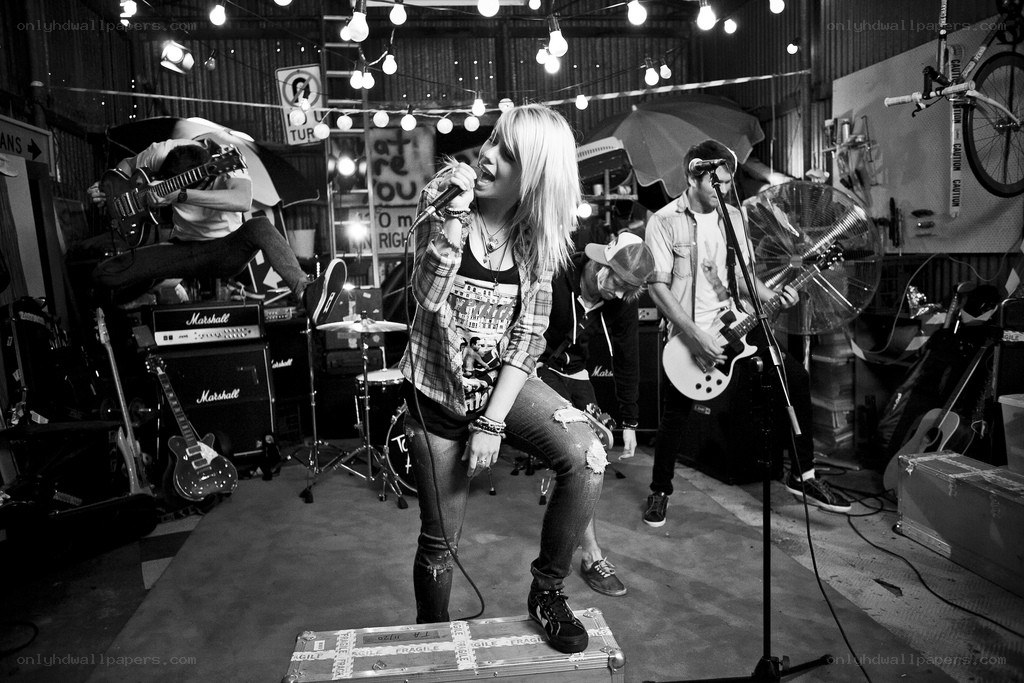 band performing in garage