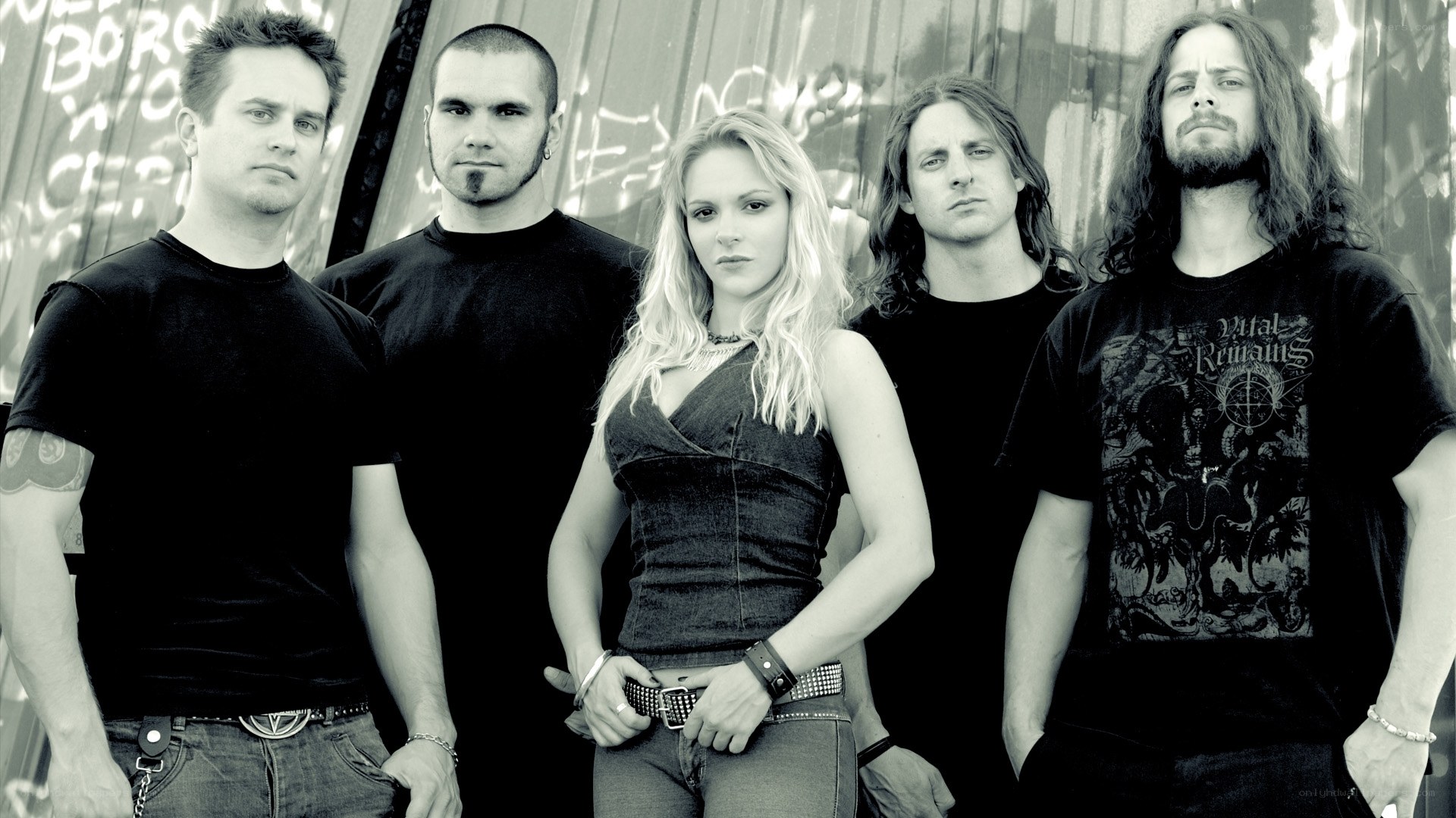 band with female vocalist