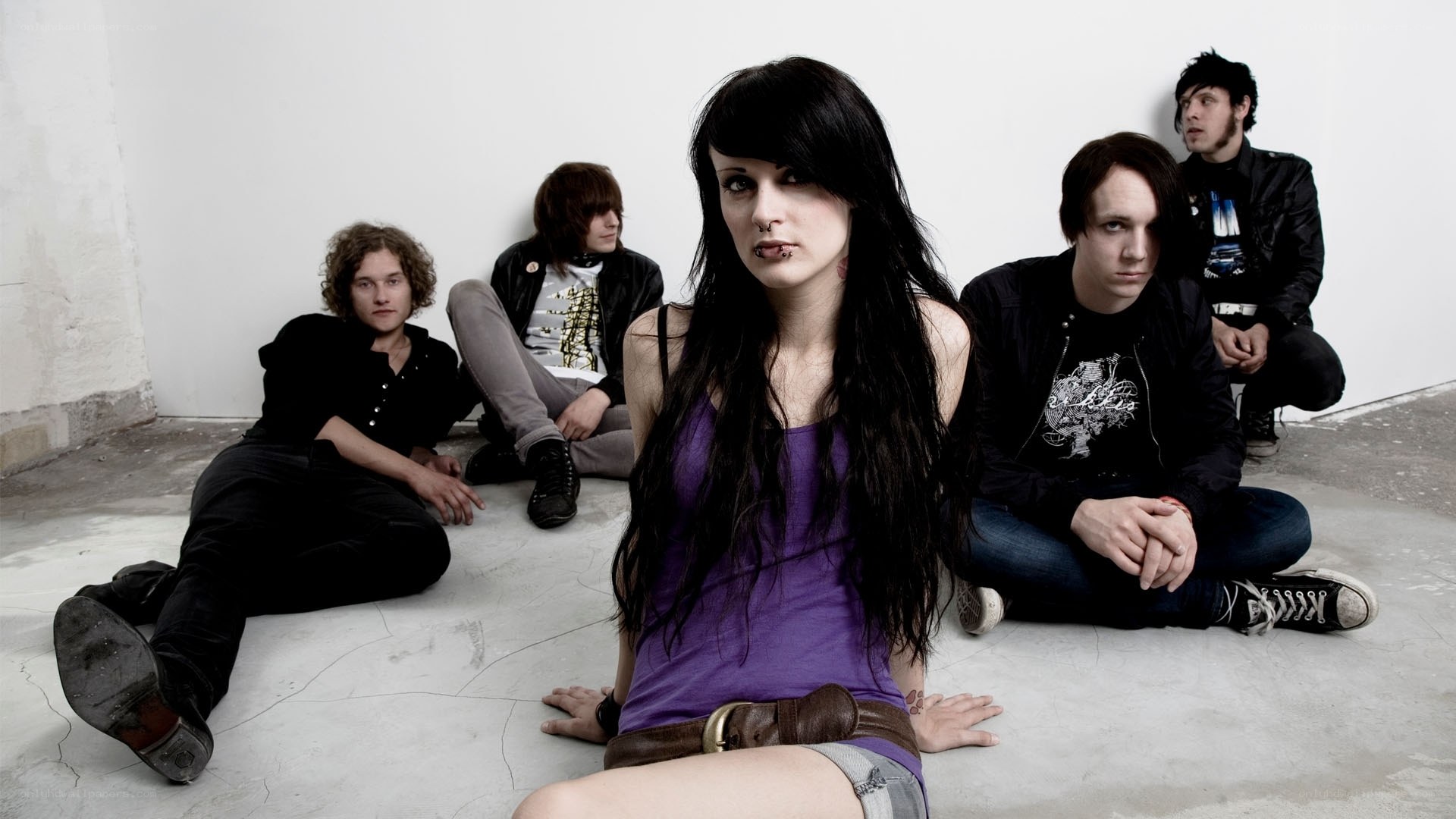 band with female vocalist