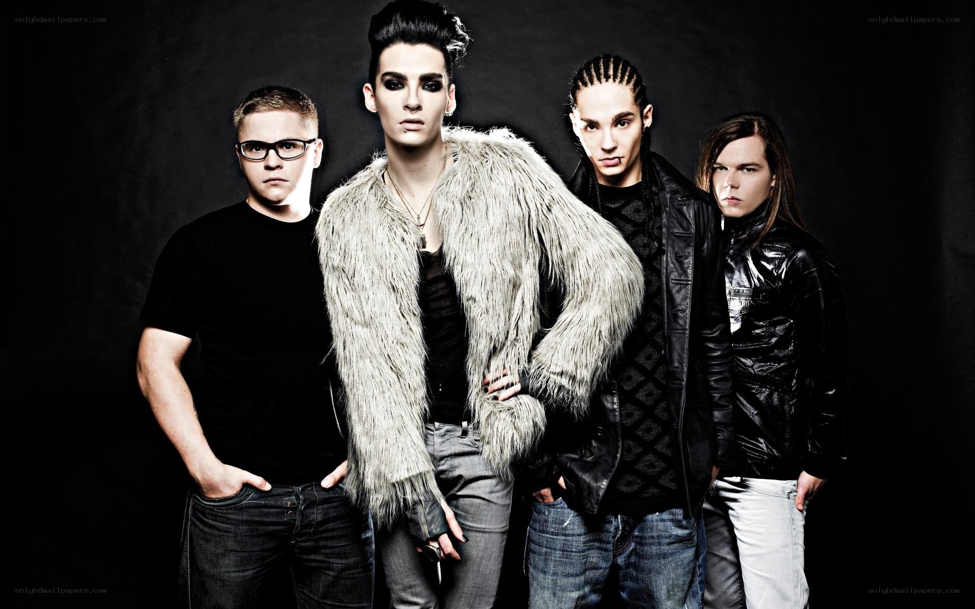 band with fur coat