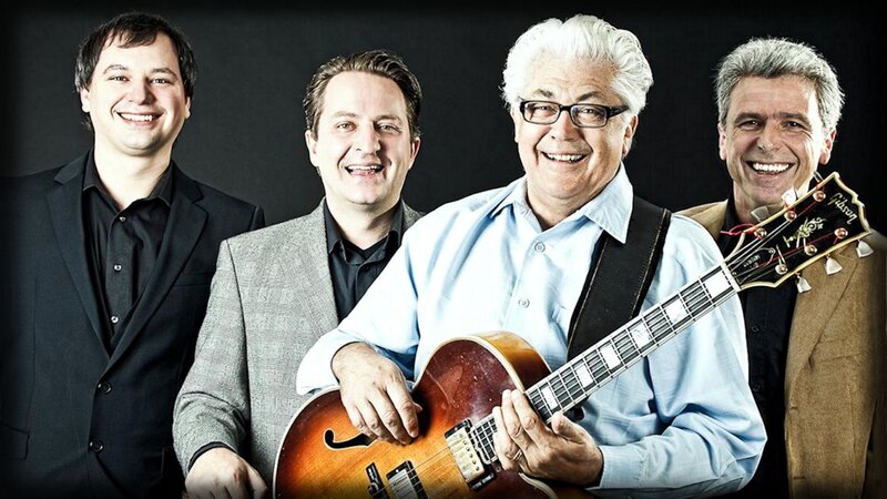 band with guitarists