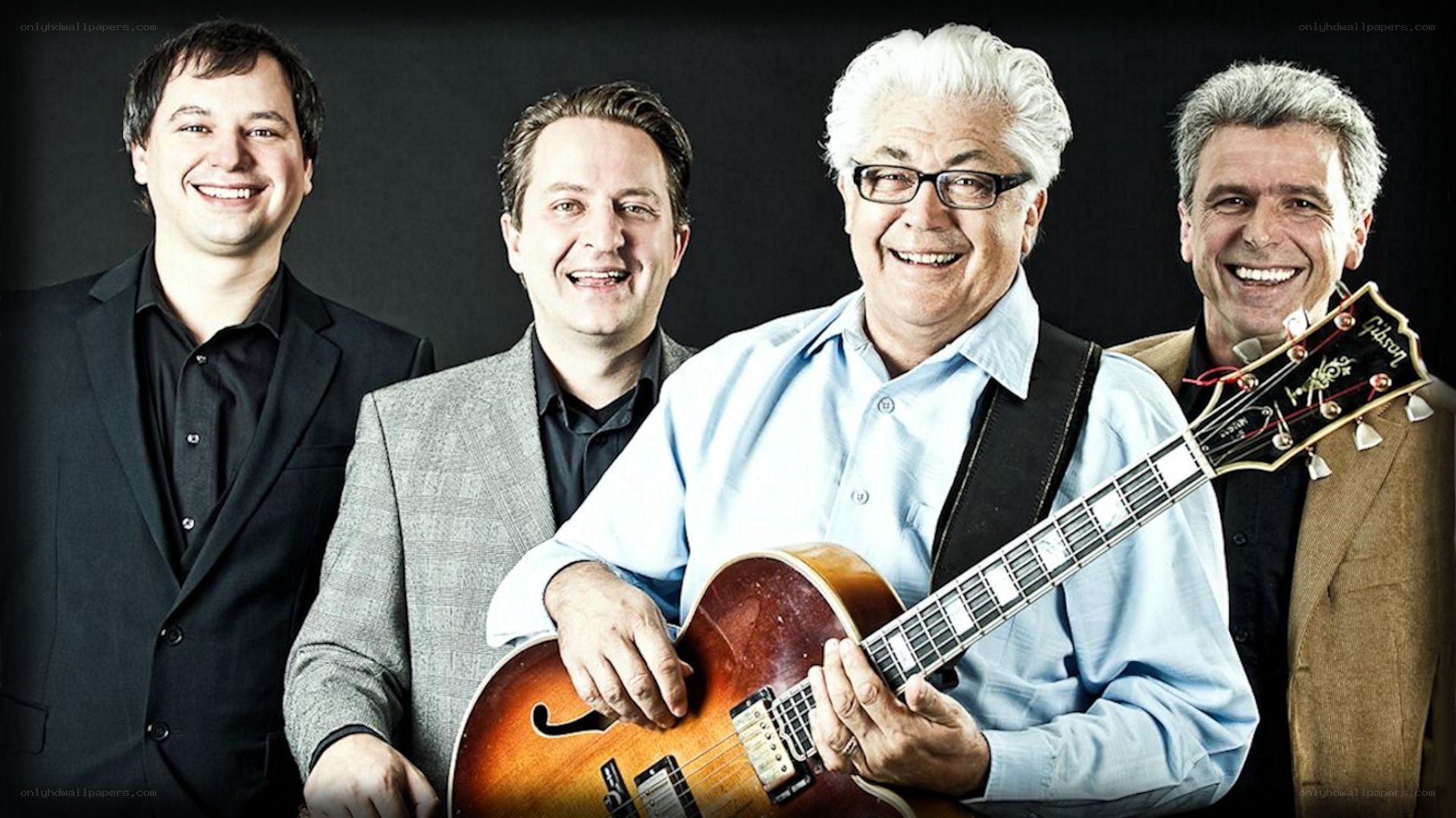 band with guitarists