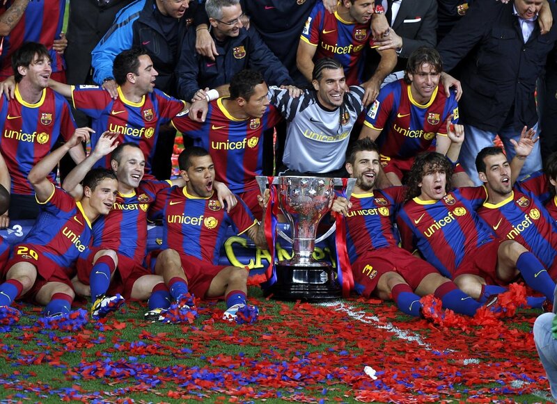Barcelona players celebrate trophy win