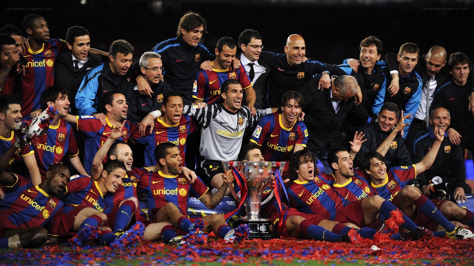 Barcelona team celebrates trophy win