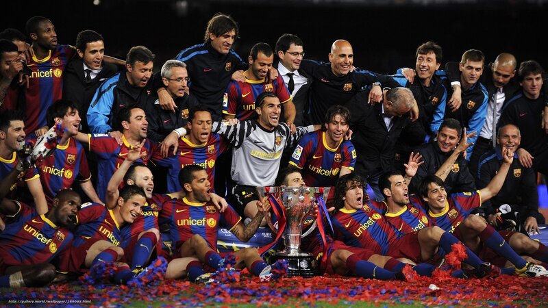 Barcelona team celebrates trophy win