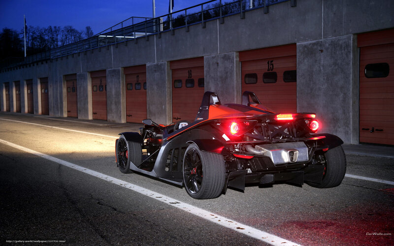 Bare-Frame Race Car