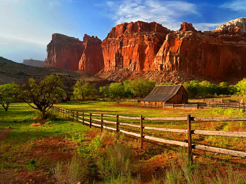 Barn in Canyon Valley