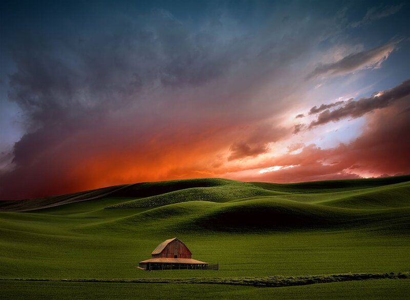 Barn in Green Fields
