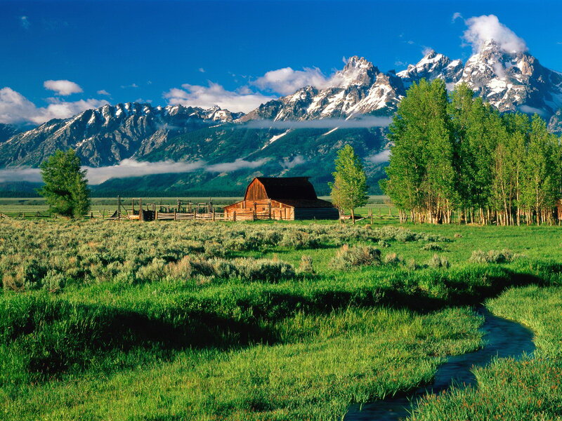 Barn in Mountain Valley — Green, Serene