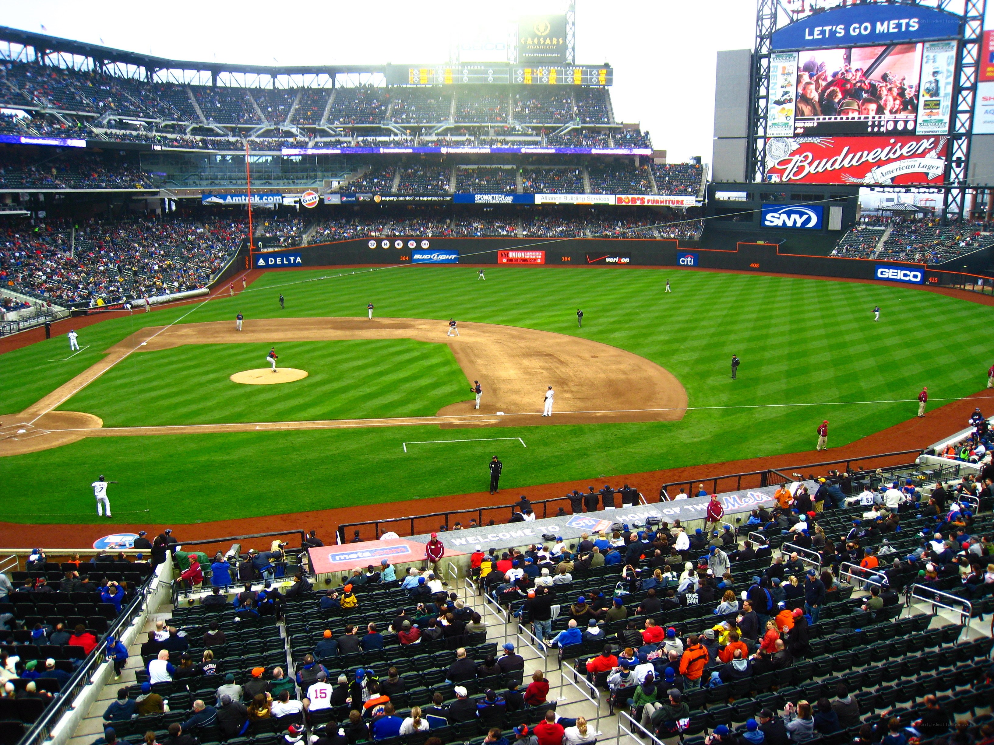 baseball game at citi field