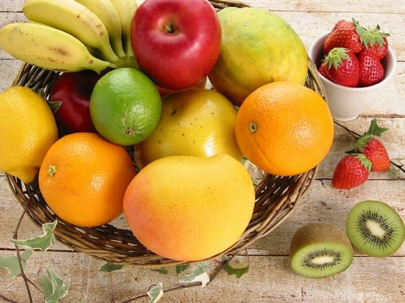 Basket of Fresh Fruit — Yellow